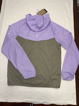 Cortavientos Nike Stride Talla S