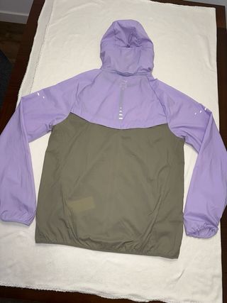 Cortavientos Nike Stride Talla S