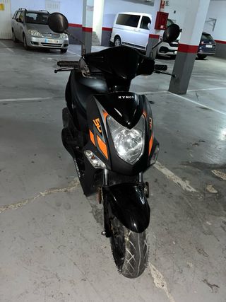 Kymco Scooter Negro/Naranja Automático