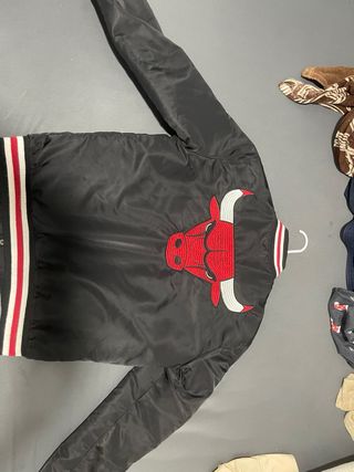Chaqueta Chicago Bulls Negra y Roja