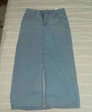 Falda vaquera larga con raja