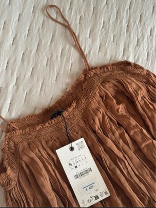 Vestido largo marrón con encaje