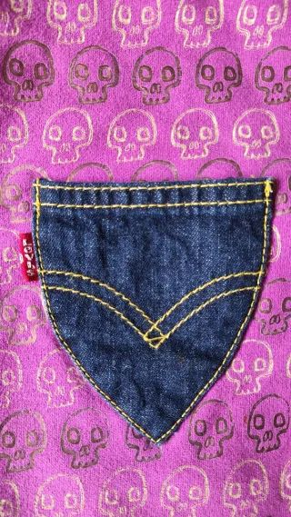 Bolso Levi's vaquero estampado calaveras