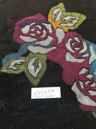 Chal de terciopelo con flores de mi abuela