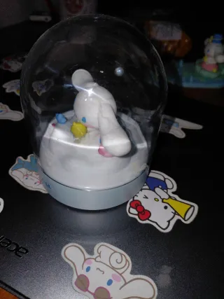 Muñeco Cinnamoroll Sanrio con luz al apretar