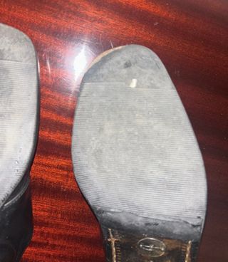 Zapatos de vestir negros con hebilla. Son talla 41