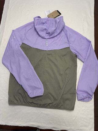 Cortavientos Nike Stride Talla L