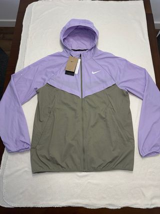 Cortavientos Nike Stride Talla L