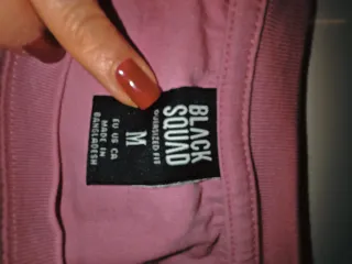 Camiseta rosa con estampado