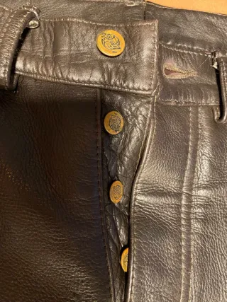 Pantalones cuero de vaca Liberto