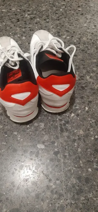 Zapatillas Munich Blancas y Rojas