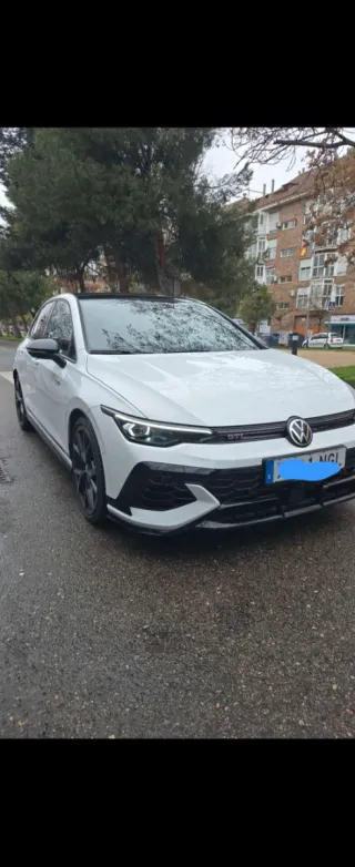 Volkswagen Golf 2025