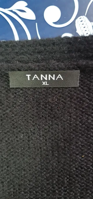 Chaqueta de punto negra con botones