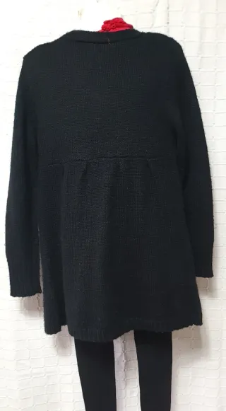 Chaqueta de punto negra con botones