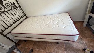 Cama con colchón y somier