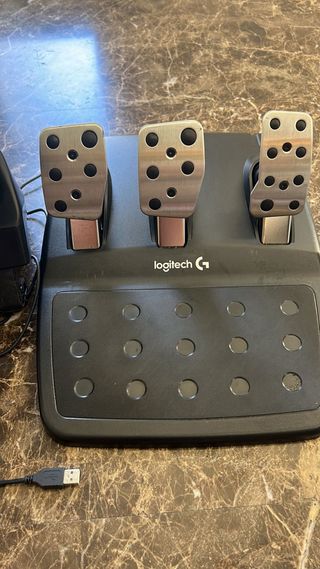 OFERTA!! VOLANTE Y PEDALERA LOGITECH G29 NUEVO!!!