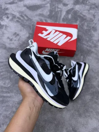 Nike Vaporwaffle Sacai (Talla 45)