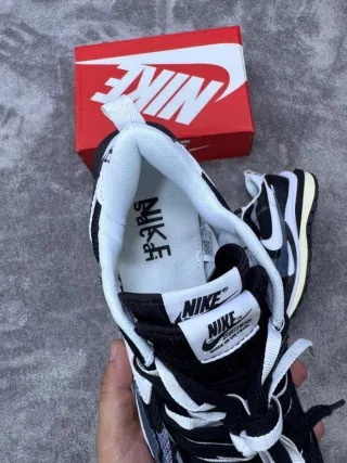 Nike Vaporwaffle Sacai (Talla 45)