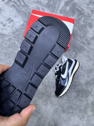 Nike Vaporwaffle Sacai (Talla 45)