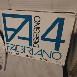 Set materiale scolastico disegno e colore