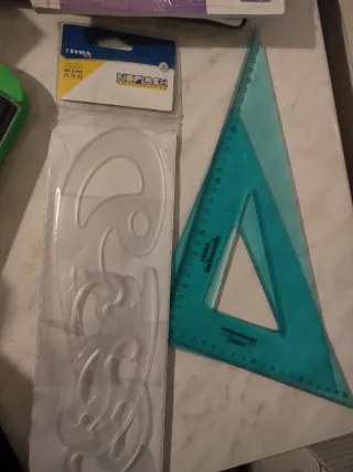 Set materiale scolastico disegno e colore