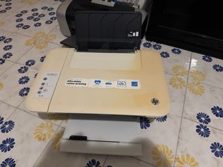 Stampante HP Beige e Nera