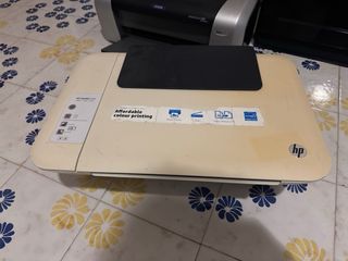 Stampante HP Beige e Nera
