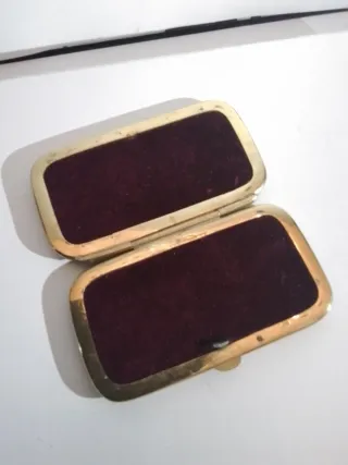 Antiguo cerillero decorado