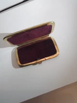 Antiguo cerillero decorado