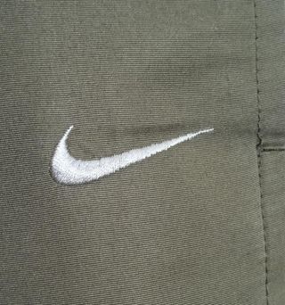 Pantalón chándal Nike verde oliva