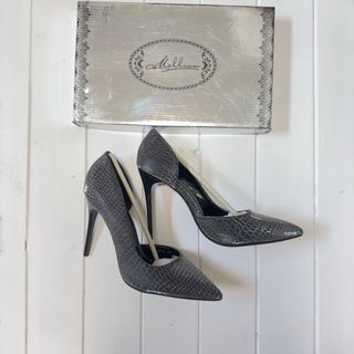 Zapatos de tacón Melissa grises y plateados talla