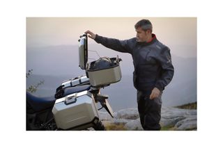 Baul trasero o maleta para moto de alumi F805