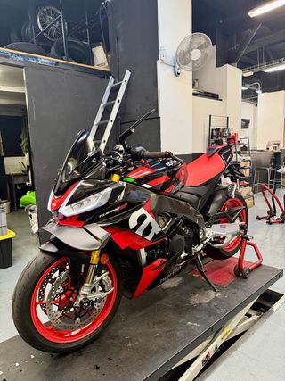 Aprilia Tuono V4 1100 Factory FULL full equipada