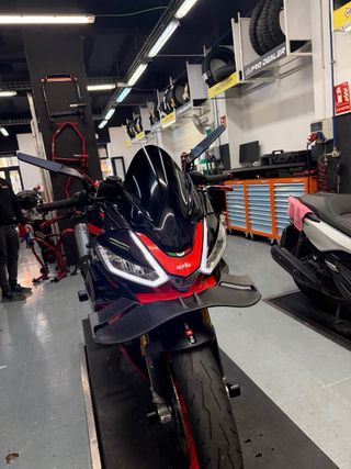 Aprilia Tuono V4 1100 Factory FULL full equipada