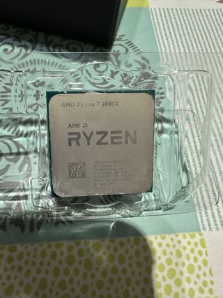 Procesador AMD Ryzen 7 3800X + disipador