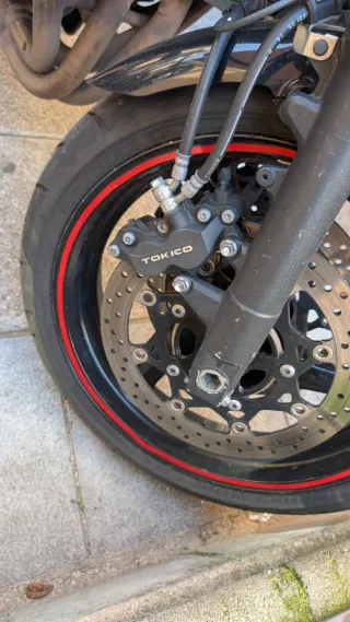 Moto A2 - Benelli 302 ABS 2017 Negra/Roja