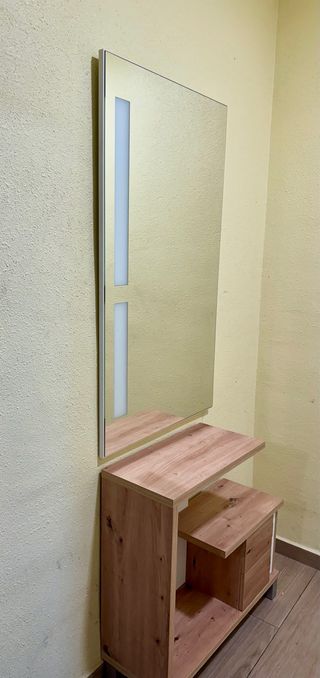 Espejo de entrada con mueble