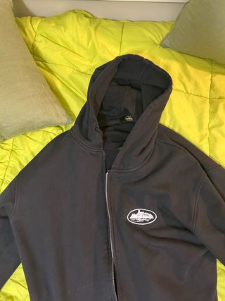 Casaco Corteiz Preto com Fecho