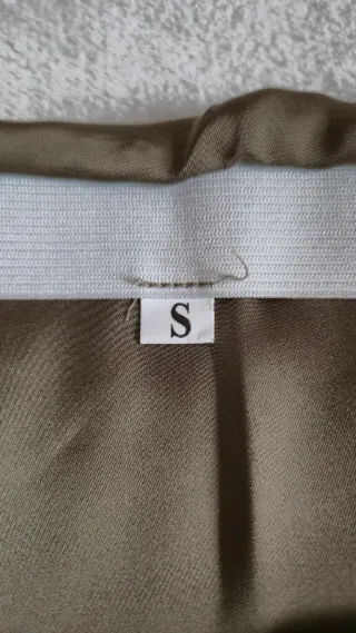 Top vaquero cremallera + Falda midi satén