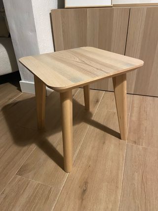 Mesa auxiliar LISABO IKEA madera