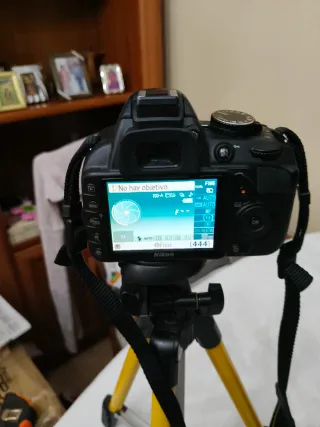 Cámara Nikon D3100 + Lentes y Accesorios