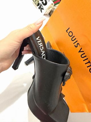 Tacones Versace Negros Talla 39