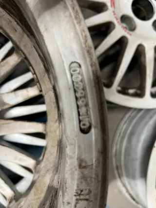 Llantas OZ Racing Blancas 15"(4 unidades)