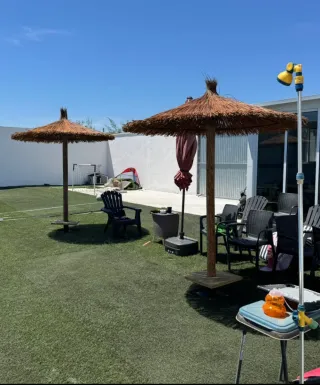 Sombrilla de paja para playa o piscina