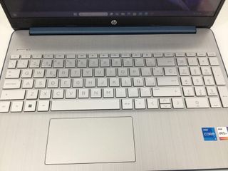 pc portatil hp 15fq511