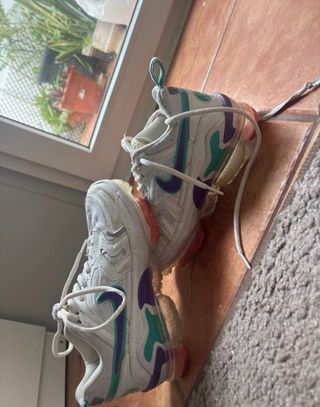 Zapatillas Nike Blancas y Multicolor