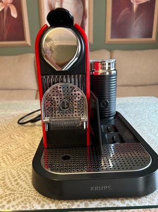 Macchina da caffè Nespresso Krups rossa