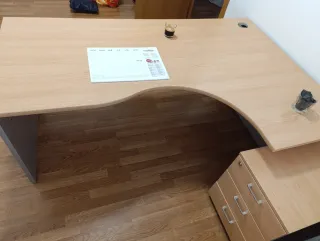 Escritorio de oficina madera y metal