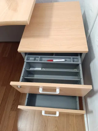 Escritorio de oficina madera y metal