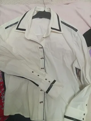 3Camisas Botelli 50 (40) y Cortefiel. Precio todo